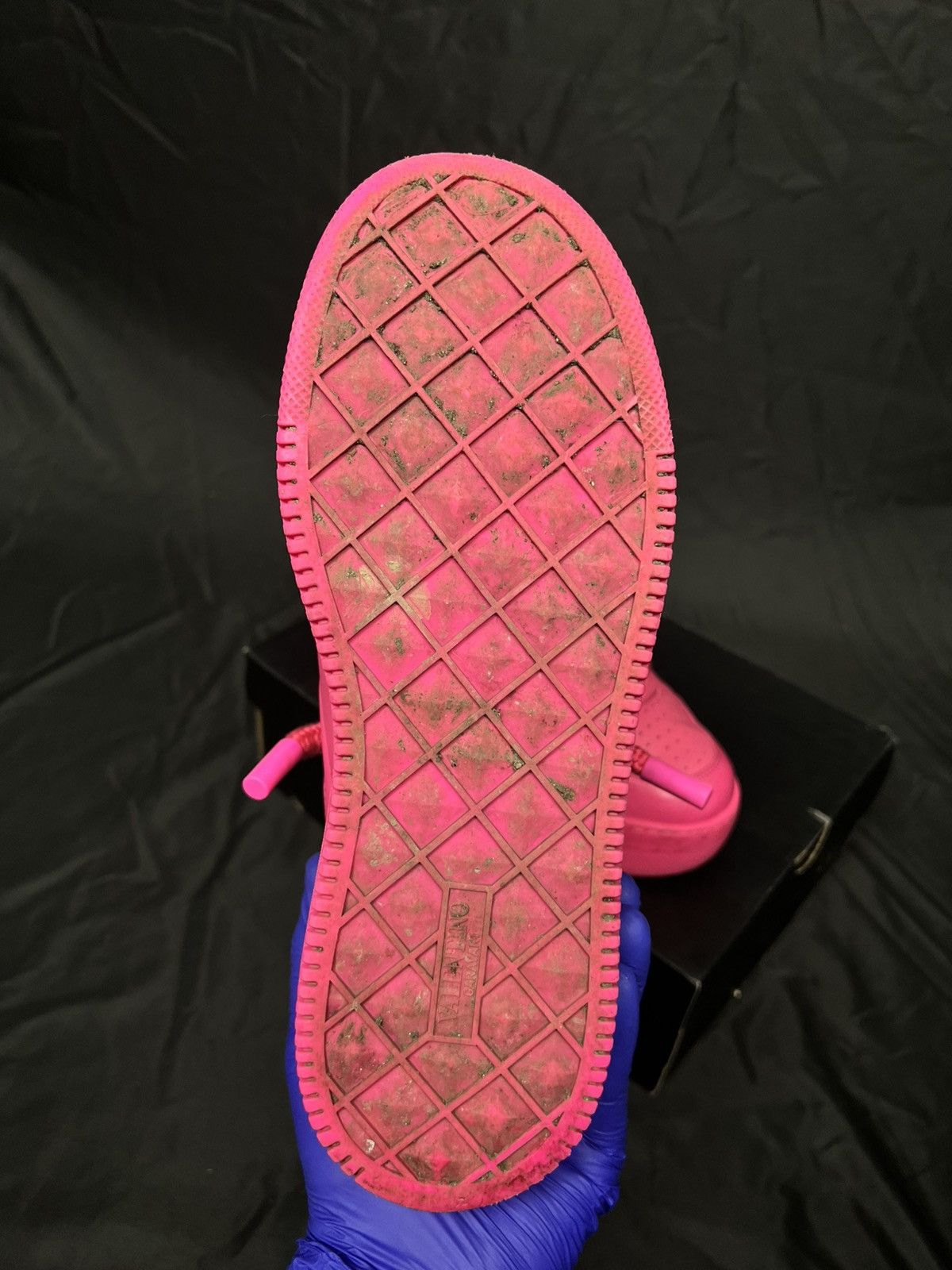 Valentino Valentino garavani pink sneakers shoes trainers Size US 10 / EU 43 - 9 Thumbnail