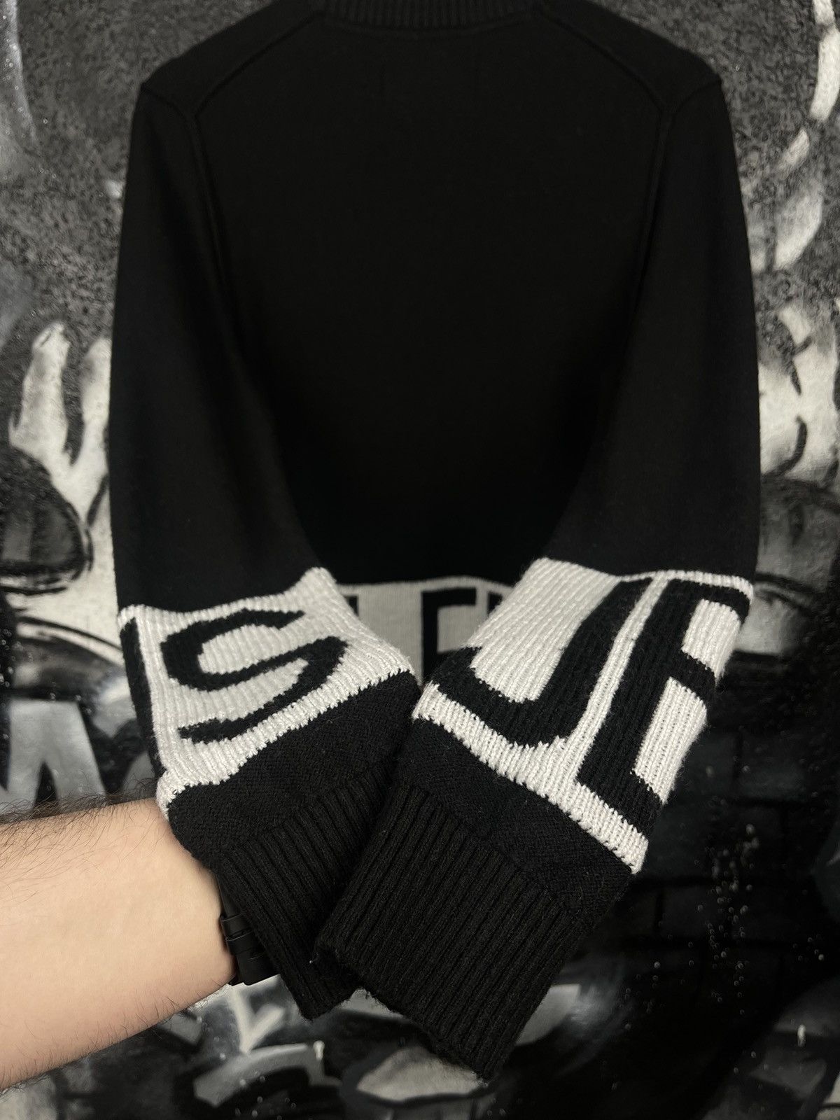 Calvin Klein Calvin Klein Jeans Regular Fit Blocking Logo Black Sweater Men’s Size Small Size US S / EU 44-46 / 1 - 6 Thumbnail