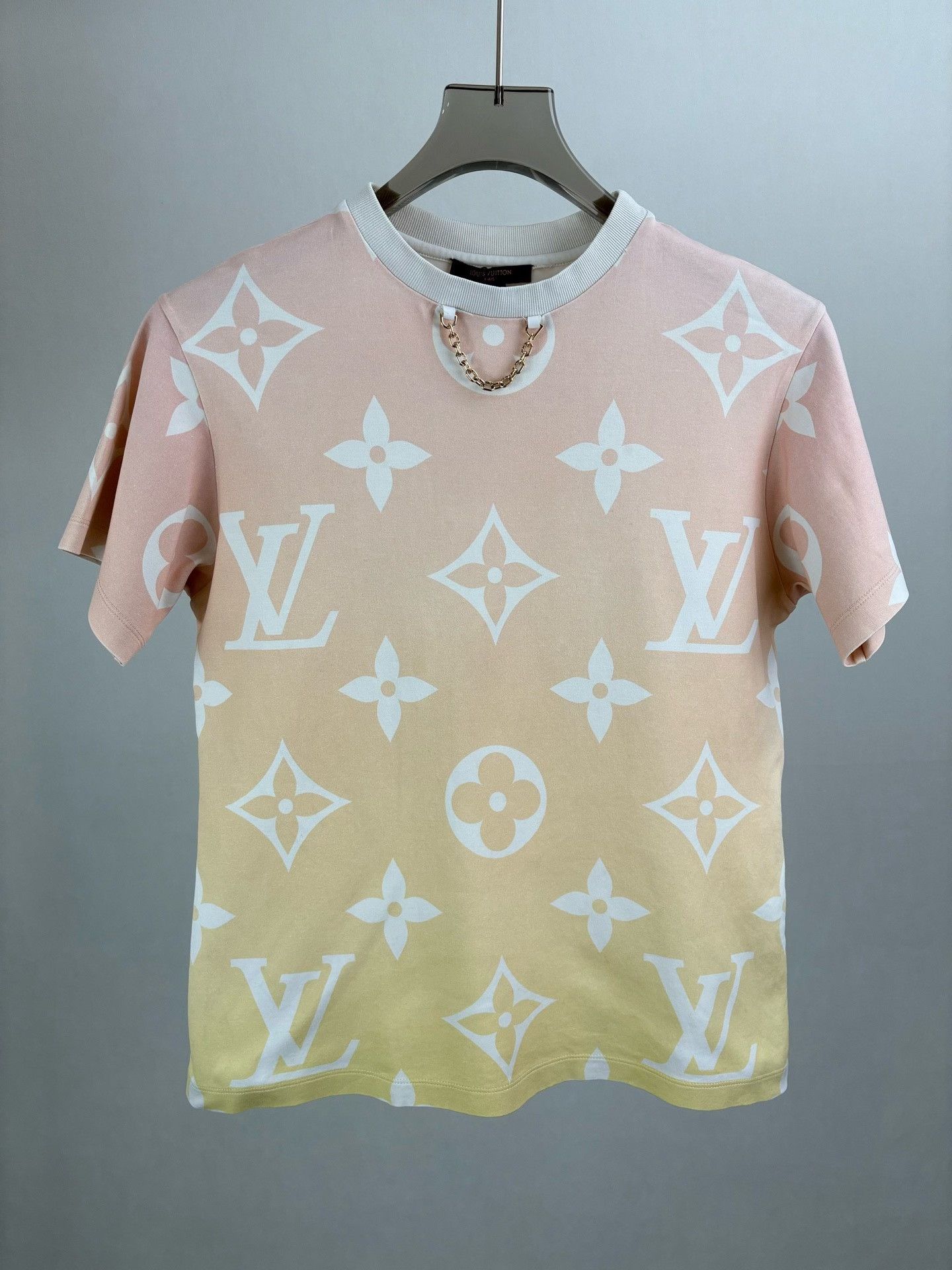 Louis Vuitton Louis Vuitton Gradient Monogram Chain Short Sleeve Size M / US 6-8 / IT 42-44 - 1 Thumbnail