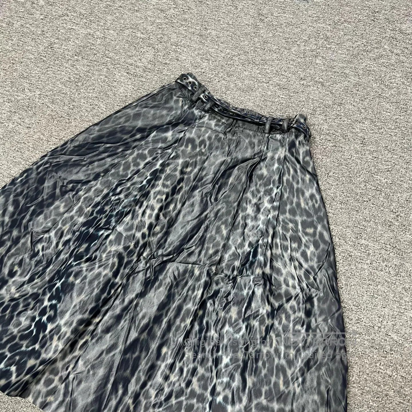 Dior Dior size 34 Silk leopard-print skirt; umbrella-style skir Size 26" / US 2 / IT 38 - 5 Thumbnail