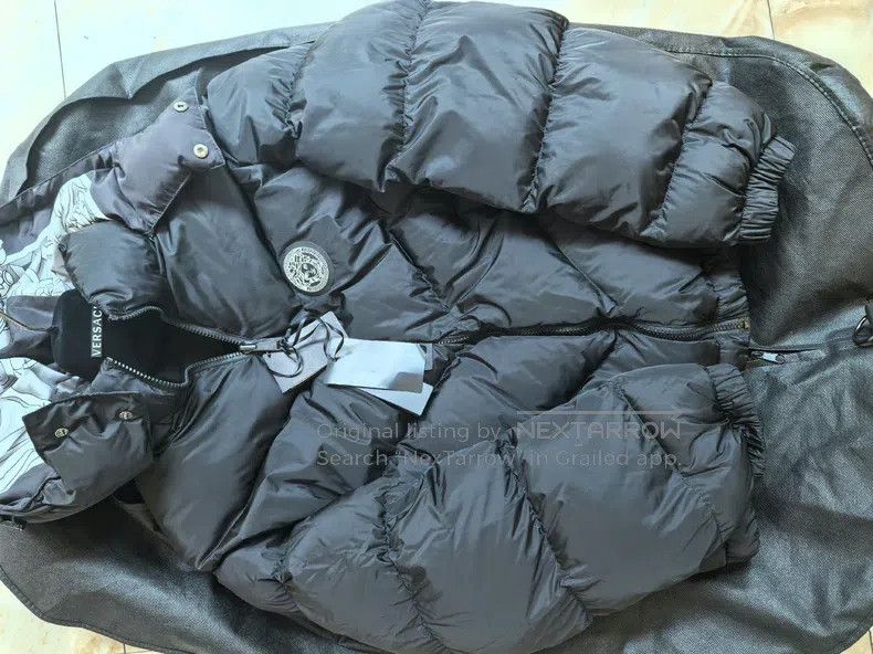 Versace Versace Wear a down jacket on both sides Size US XL / EU 56 / 4 - 6 Thumbnail