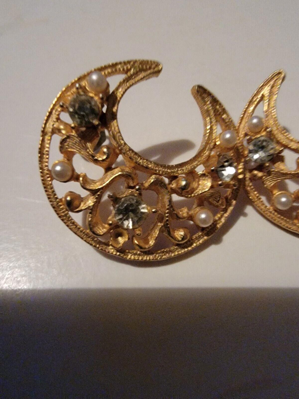 The Unbranded Brand Vintage Earrings Crescent Gold Tone Rhinestone Stud Size ONE SIZE - 2 Thumbnail