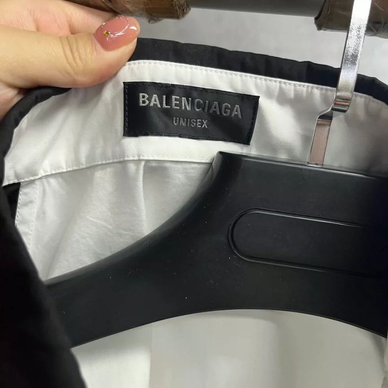 Balenciaga Balenciaga White contrast monogram logo print sunscreen si Size US M / EU 48-50 / 2 - 3 Thumbnail
