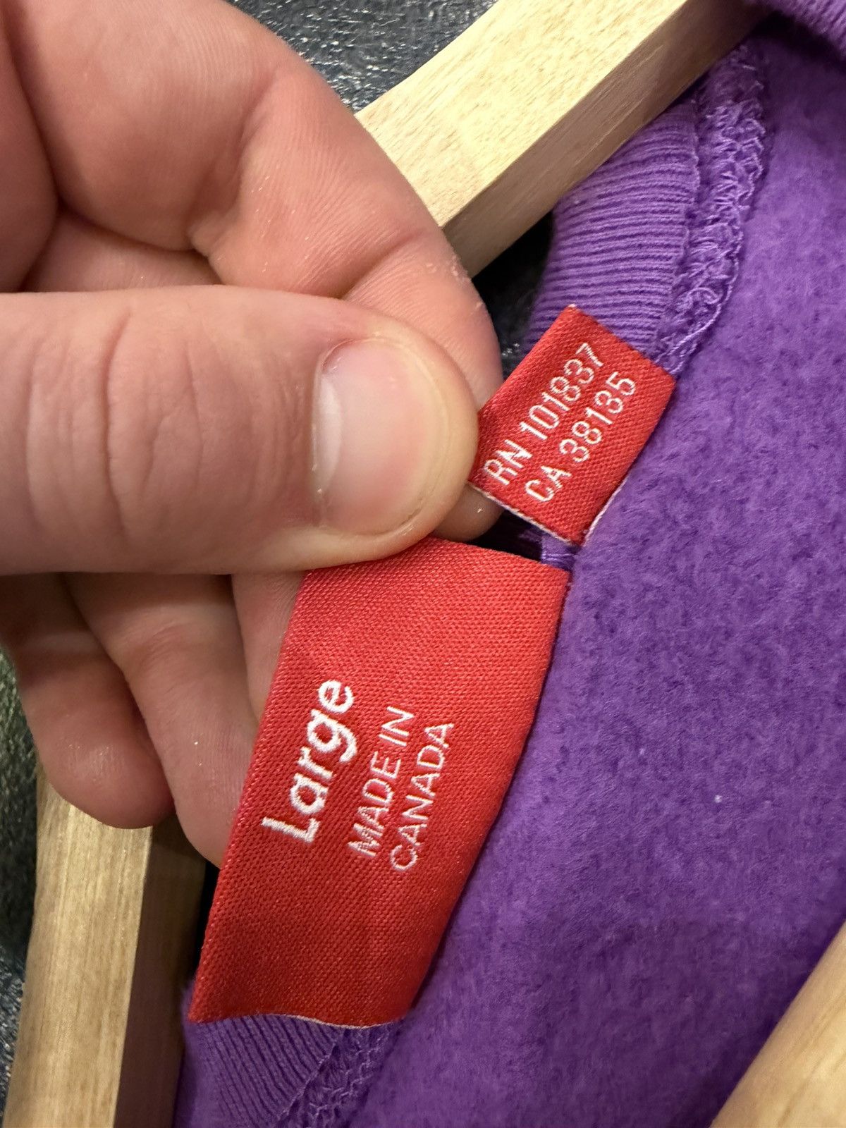 Supreme Supreme World Famous Crewneck - Purple Size US L / EU 52-54 / 3 - 4 Thumbnail
