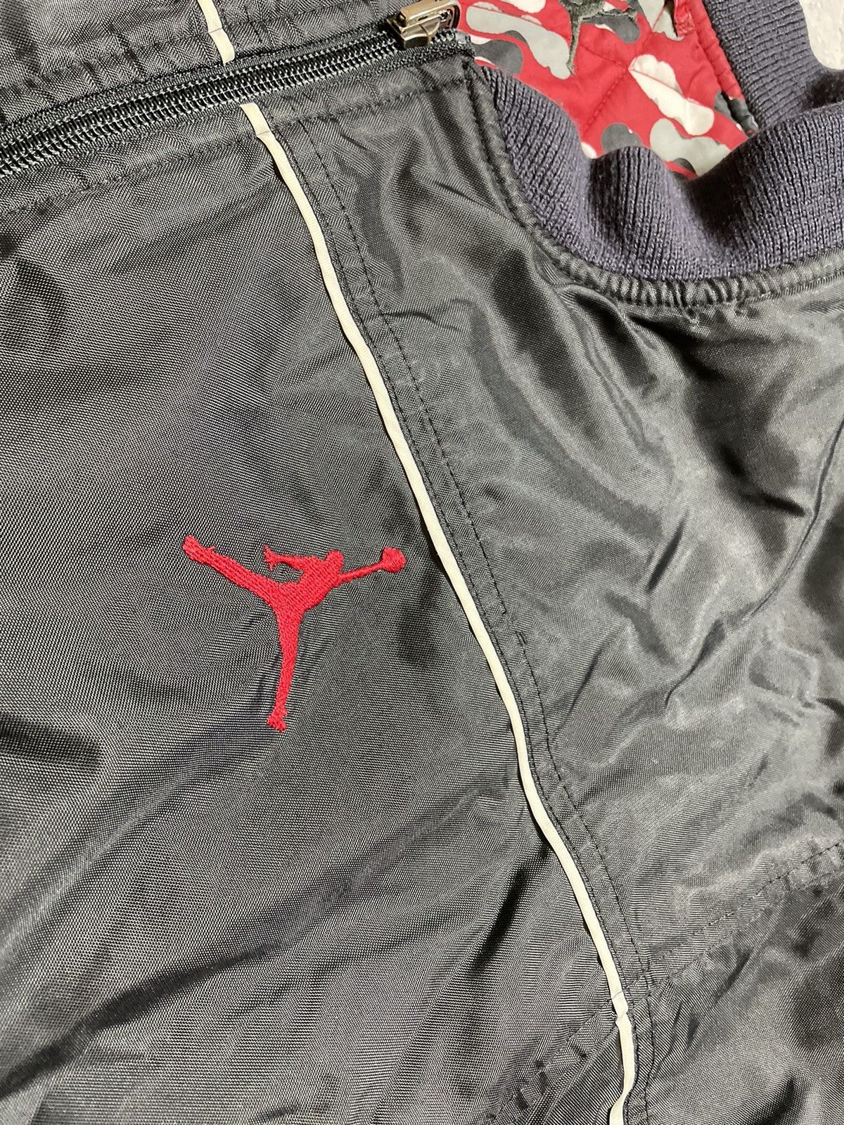 Jordan Brand Vintage Nylon Reversible Bomber Jacket Air Jordan 23 Y2K Size US XL / EU 56 / 4 - 6 Thumbnail