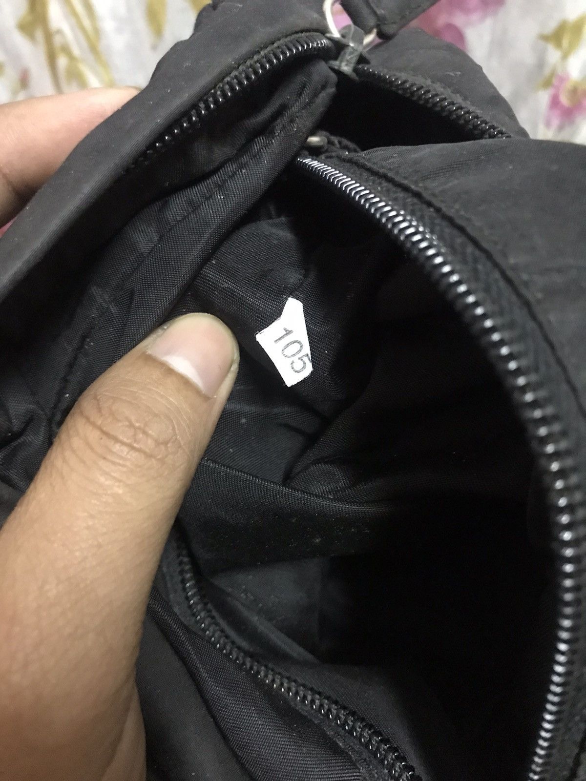 Prada Authentic Prada Tape Shoulder Size ONE SIZE - 6 Thumbnail