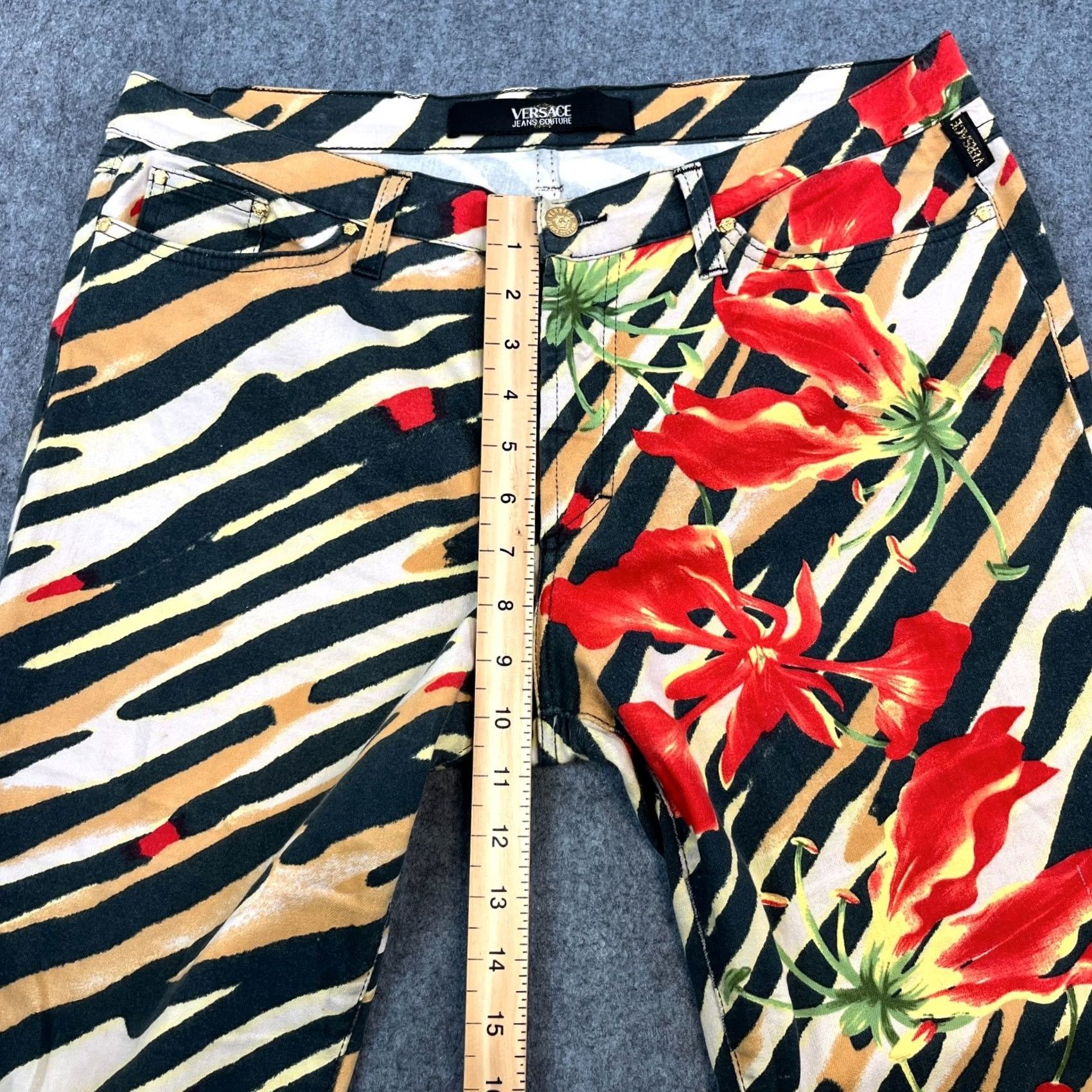 Versace VINTAGE Versace Jeans Straight Womens 34 32 UK 14 Multicoloured Animal Flower Print Italy Jeans Wrist? Size 24" / US 00 / IT 34 - 7 Thumbnail