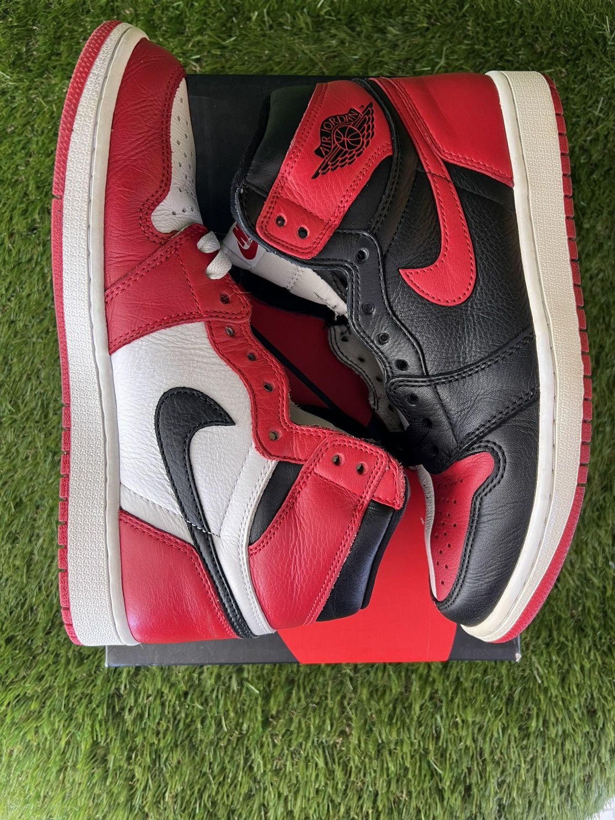Jordan Brand Air Jordan 1 High Homage to Home Size US 10 / EU 43 - 4 Thumbnail