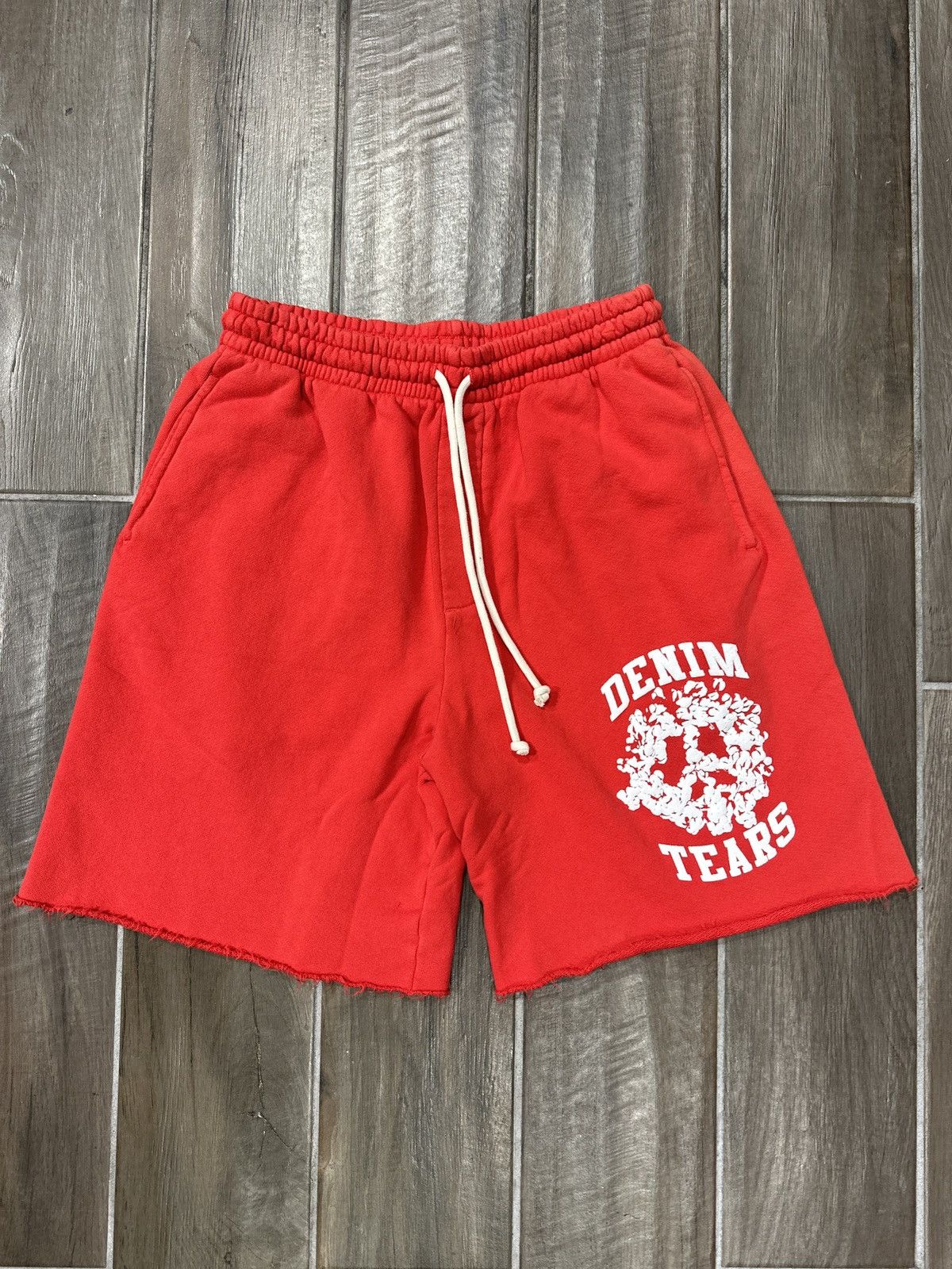DENIM TEARS Denim Tears University Sweat Shorts Red Size US 34 / EU 50 - 1 Thumbnail