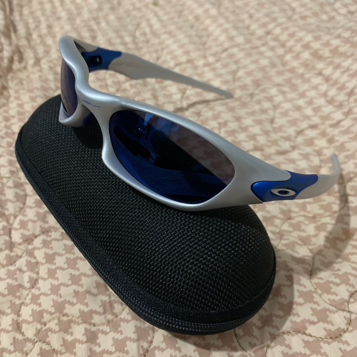 Oakley OAKLEY MINUTE 1.0 GEN 2 (POWDER BLUE W/ BLACK IRIDIUM