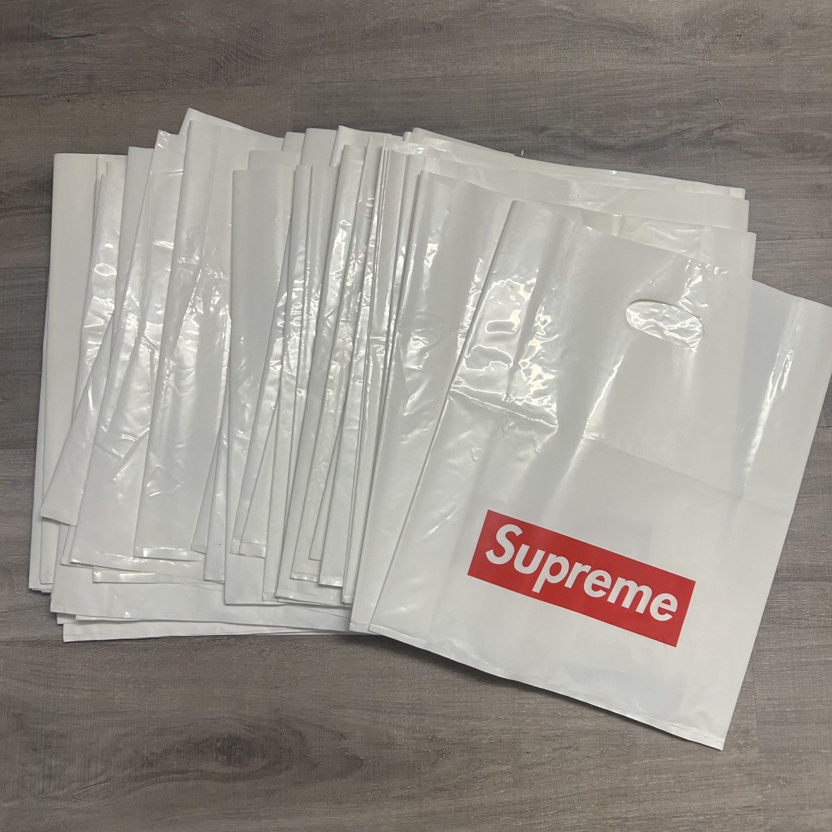 Supreme (Lot of 40) Original Supreme White Plastic Shopping Bag Bogo Size ONE SIZE - 1 Preview