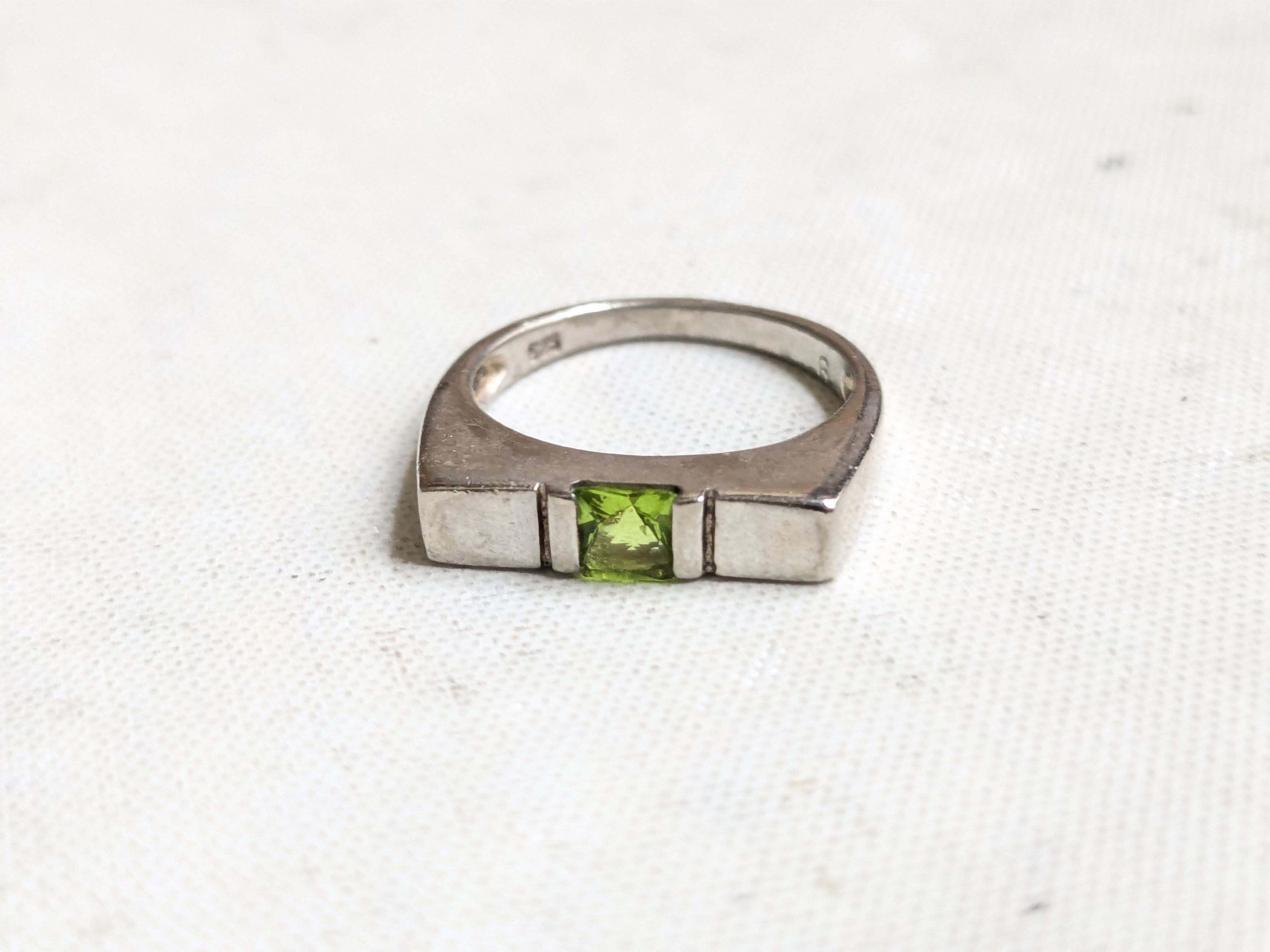 Vintage Vintage Sterling Silver Ring Green Peridot 5.75 Size ONE SIZE - 4 Thumbnail