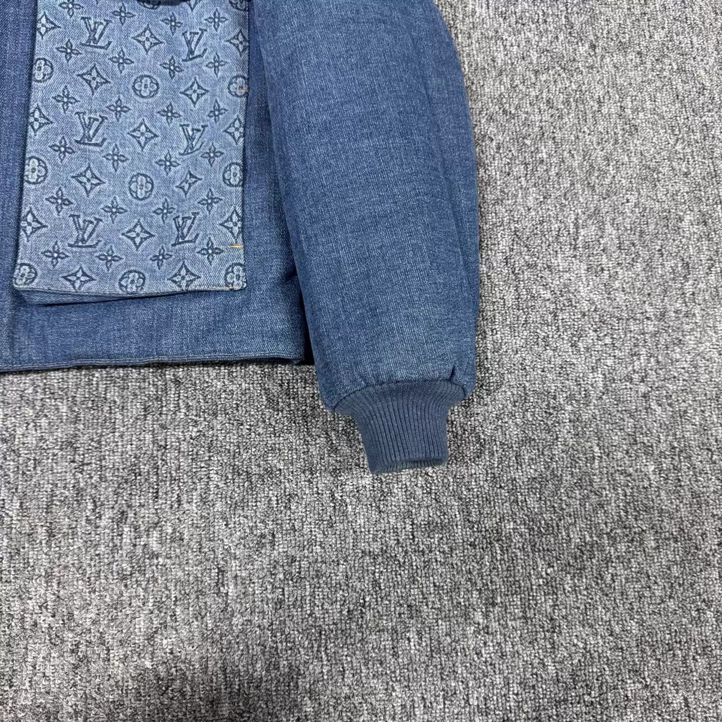 Louis Vuitton LV Monogram Denim Big Pocket Padded Jacket 48 Size US M / EU 48-50 / 2 - 4 Thumbnail