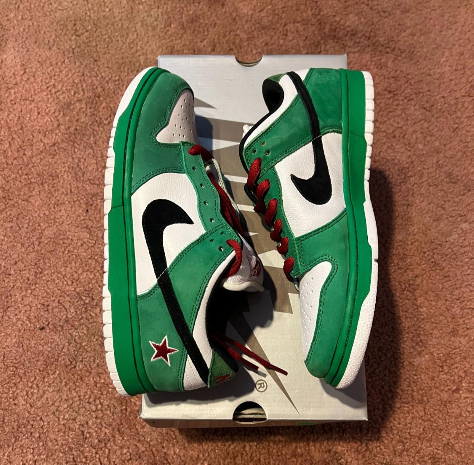 Nike 2003 Nike SB Dunk Low Pro Heineken 304292-302 US10.5 Size US 9.5 / EU 42-43 - 1 Thumbnail