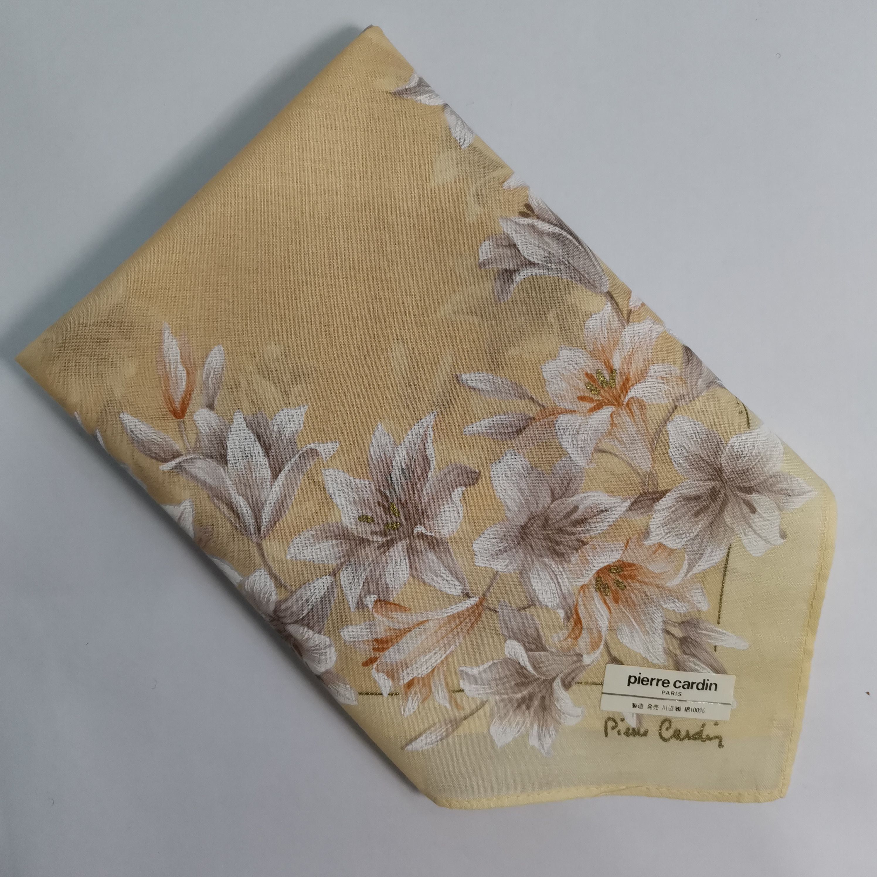 Pierre Cardin PIERRE CARDIN HANDKERCHIEF/ BANDANA/ SCARF Size ONE SIZE - 1 Thumbnail