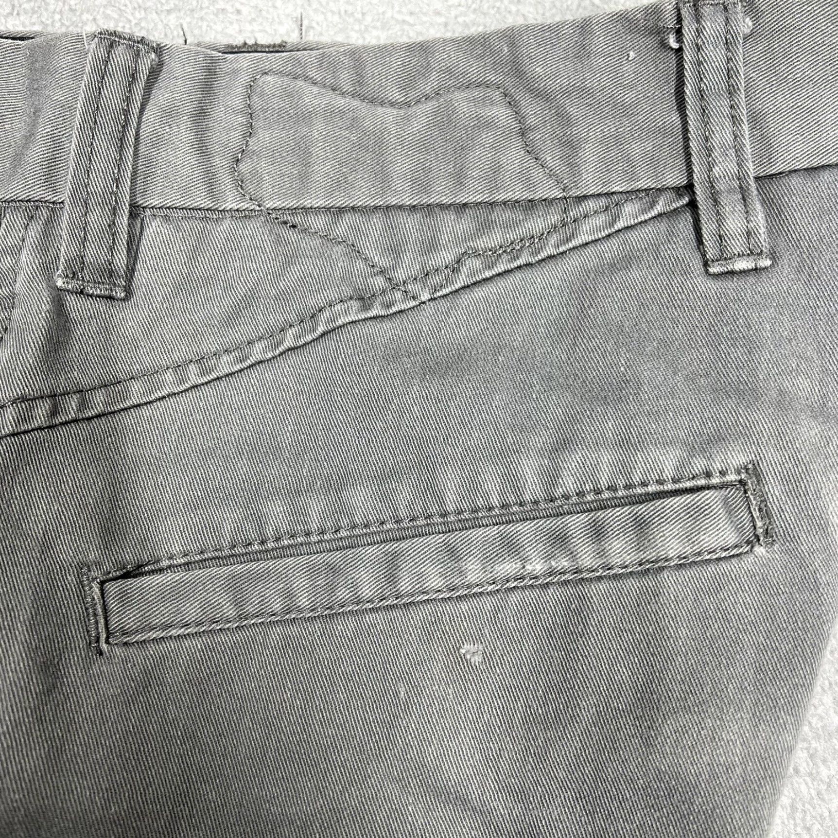 Fox Racing Fox Men’s Shorts Casual 28 Gray 8” Inseam Flat Front Polyester Cotton Chino Pockets Belt Loops Logo Regular Size US 28 / EU 44 - 6 Thumbnail