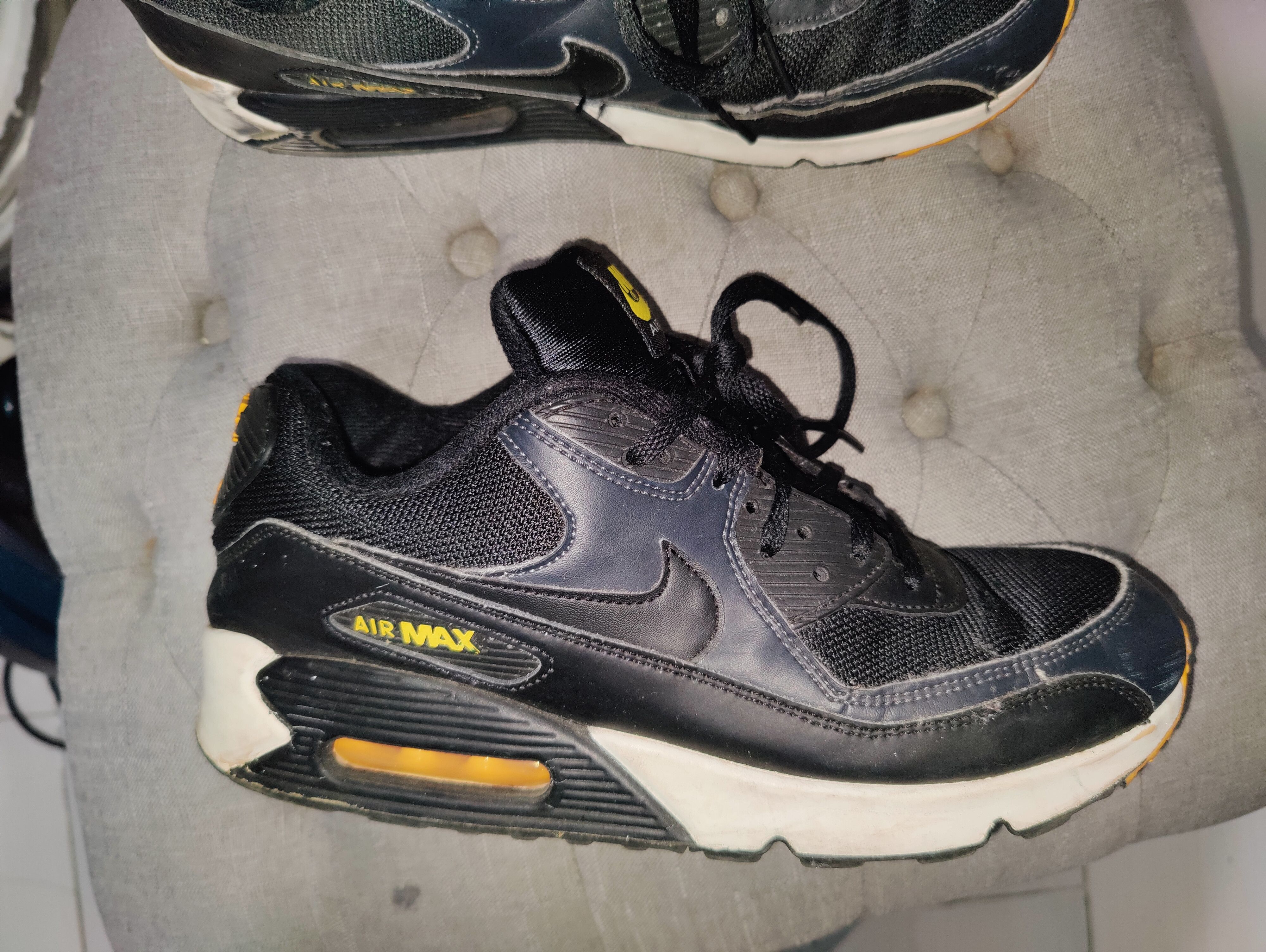 Nike Nike Air Max 90 Size US 10.5 / EU 43-44 - 3 Thumbnail