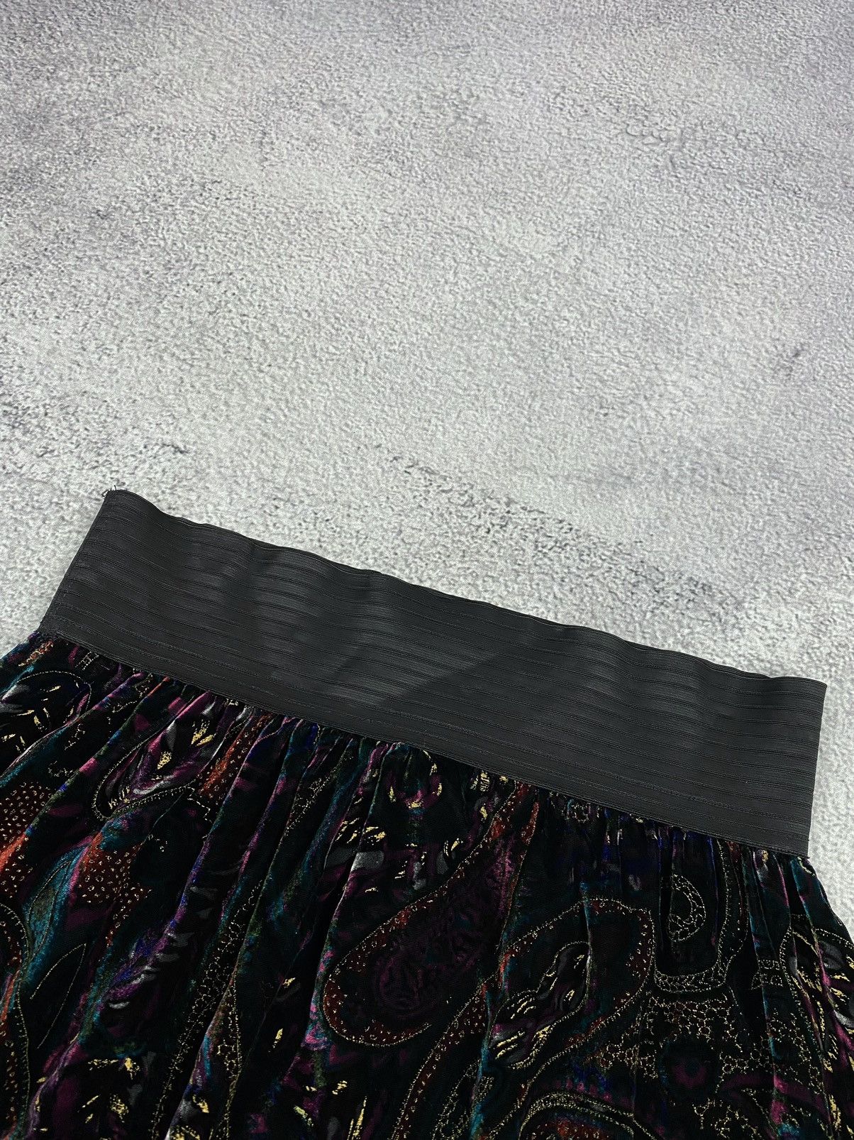 Designer × Sandro Sandro Viscose Silk Blend Velour/Velvet Paisley Skirt Size 26" / US 2 / IT 38 - 3 Thumbnail