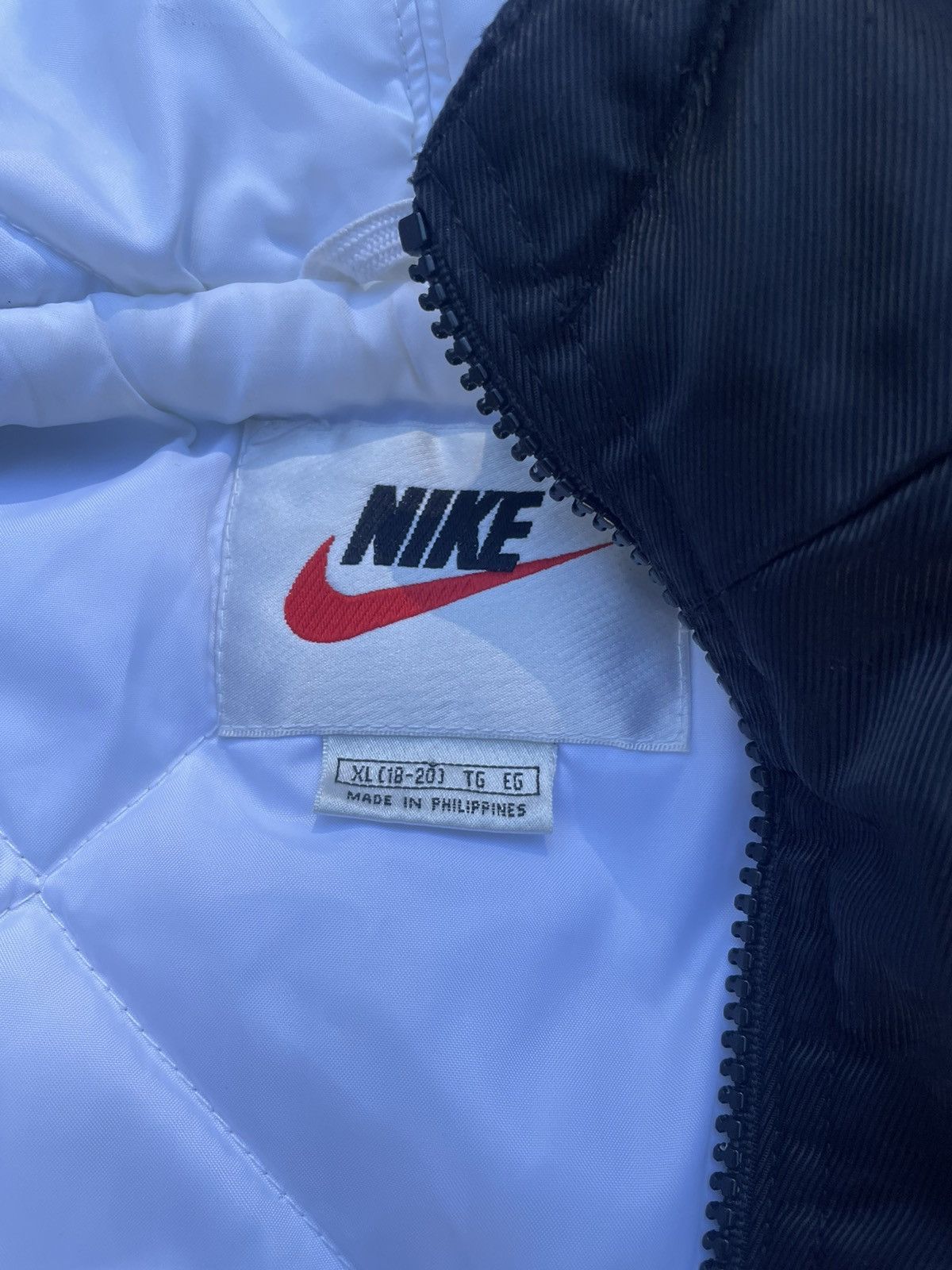 Nike × Vintage Vintage Black Nike Jacket (Size L) Size US XL / EU 56 / 4 - 4 Thumbnail