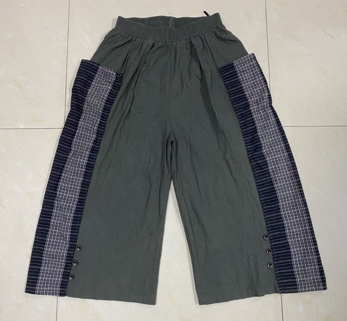 image of Wide Leg Baggy Cropped Pants in Green, Women's (Size 32)