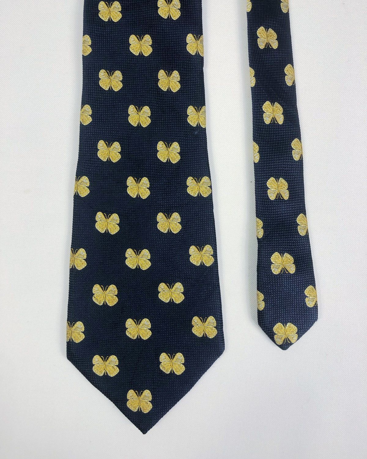 Yves Saint Laurent Vintage Yves Saint Laurent YSL Silk Tie Butterfly Motive Size ONE SIZE - 3 Thumbnail