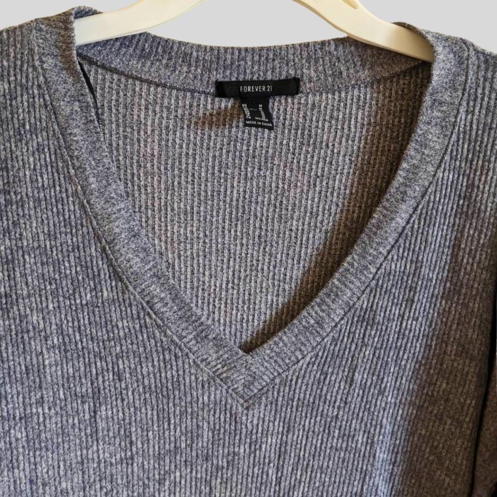 Forever 21 Forever 21 Gray Ribbed V-Neck Sweater Women’s M Long Sleeve Size M / US 6-8 / IT 42-44 - 5 Thumbnail