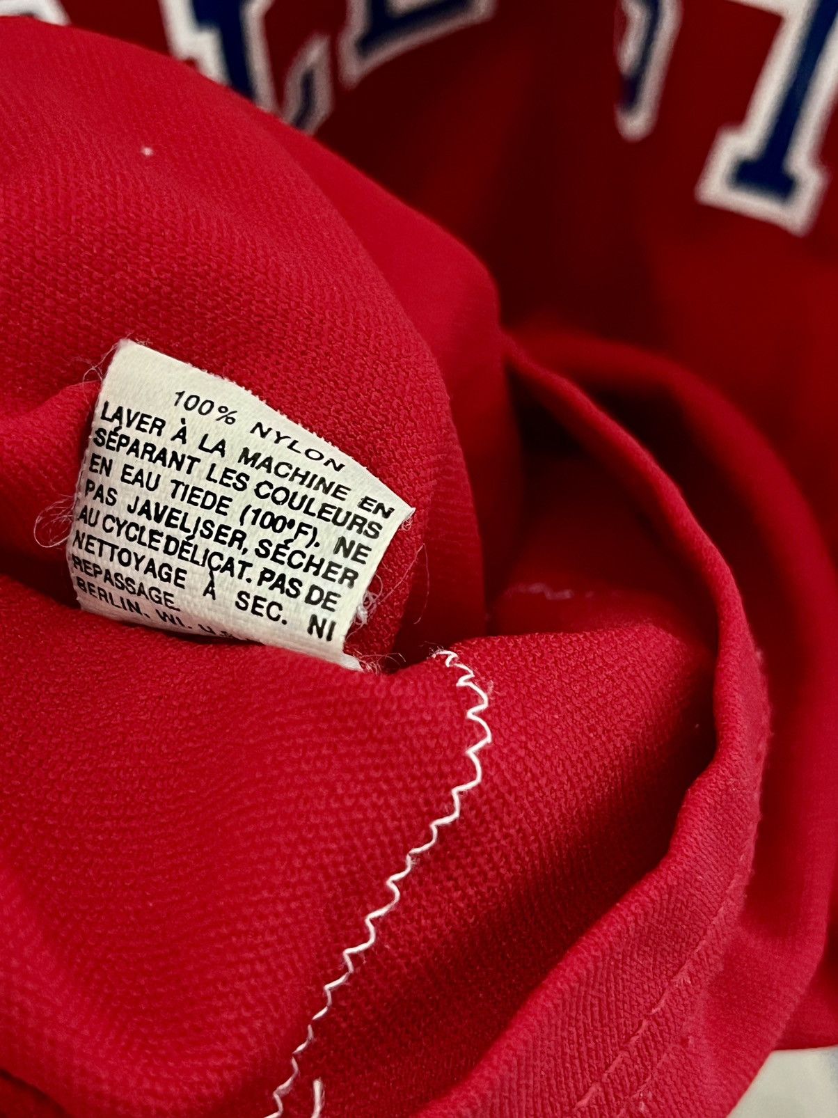 Vintage VTG 1987 NBA ALL STAR MAGIC JOHNSON SAND-KNIT RED BASKETBALL Size US L / EU 52-54 / 3 - 10 Thumbnail