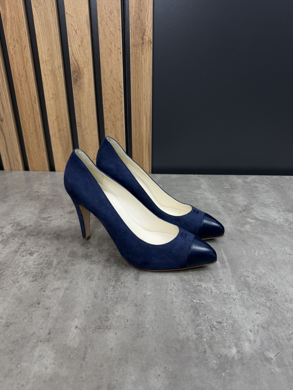 Chanel Chanel CC Blue Suede Cap Toe Heels Pumps Size 38 C Size US 8 / IT 38 - 1 Thumbnail