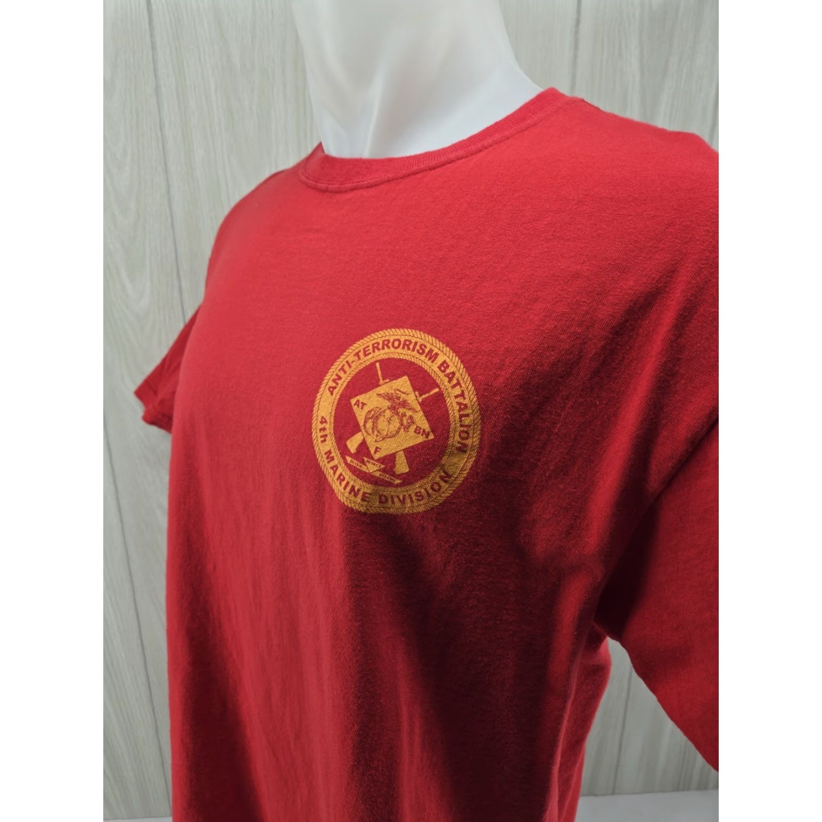 Anvil VINTAGE DISTRESSED Anti-Terrorism Battalion 4th Marine Division Red T-Shirt XL Mens Size US XL / EU 56 / 4 - 6 Thumbnail