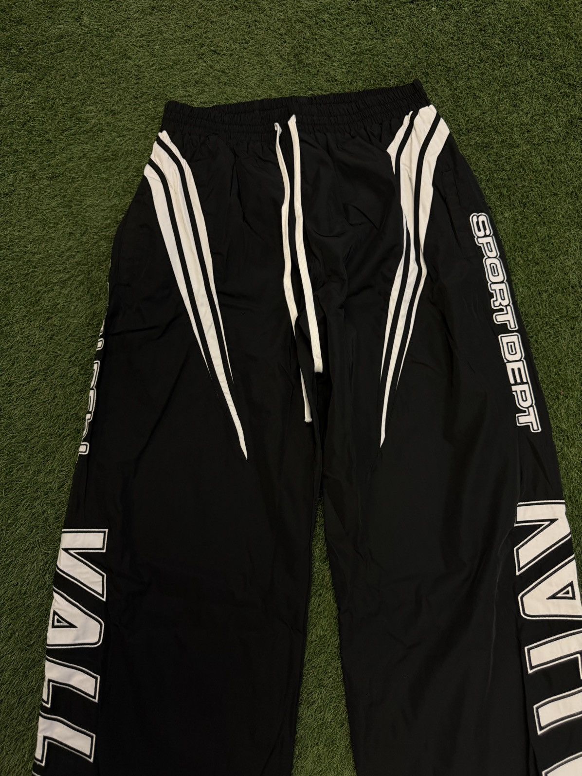 Vale Valley Track Suit Black Pants Size (XL) Brand New Size US 34 / EU 50 - 4 Thumbnail