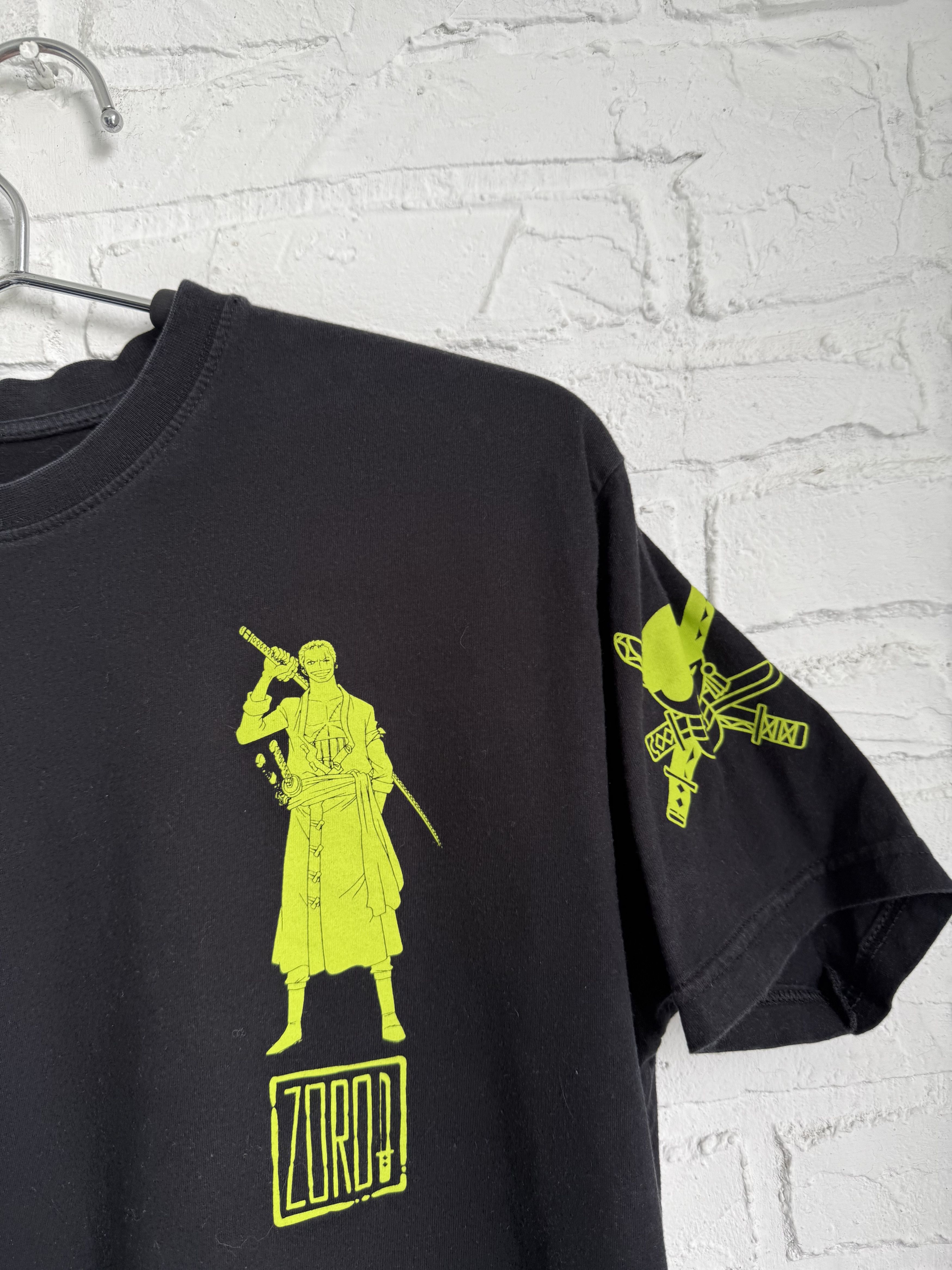 Anime × Japanese Brand × Vintage Vintage 2000s One piece Zoro Anime manga t-shirt Size US M / EU 48-50 / 2 - 4 Thumbnail