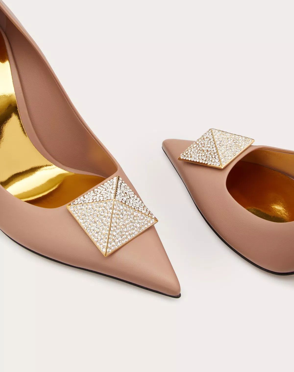 Valentino o1s1wg110426 One Stud 100mm Pumps With Crystals in Beige Size US 10 / IT 40 - 4 Thumbnail