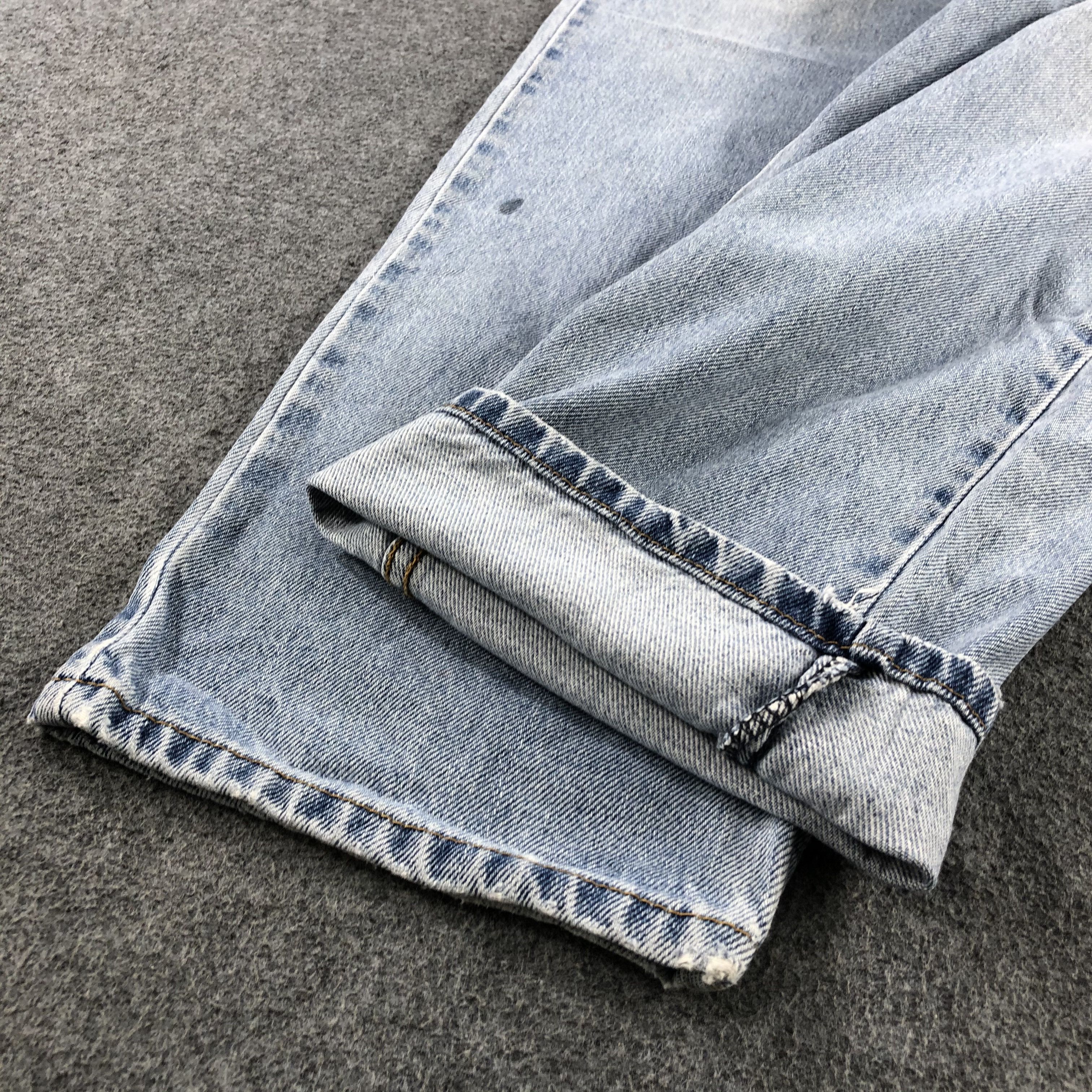 Levi's Vintage Light Wash Levis 550 Jeans-J2297 Size US 35 - 7 Thumbnail