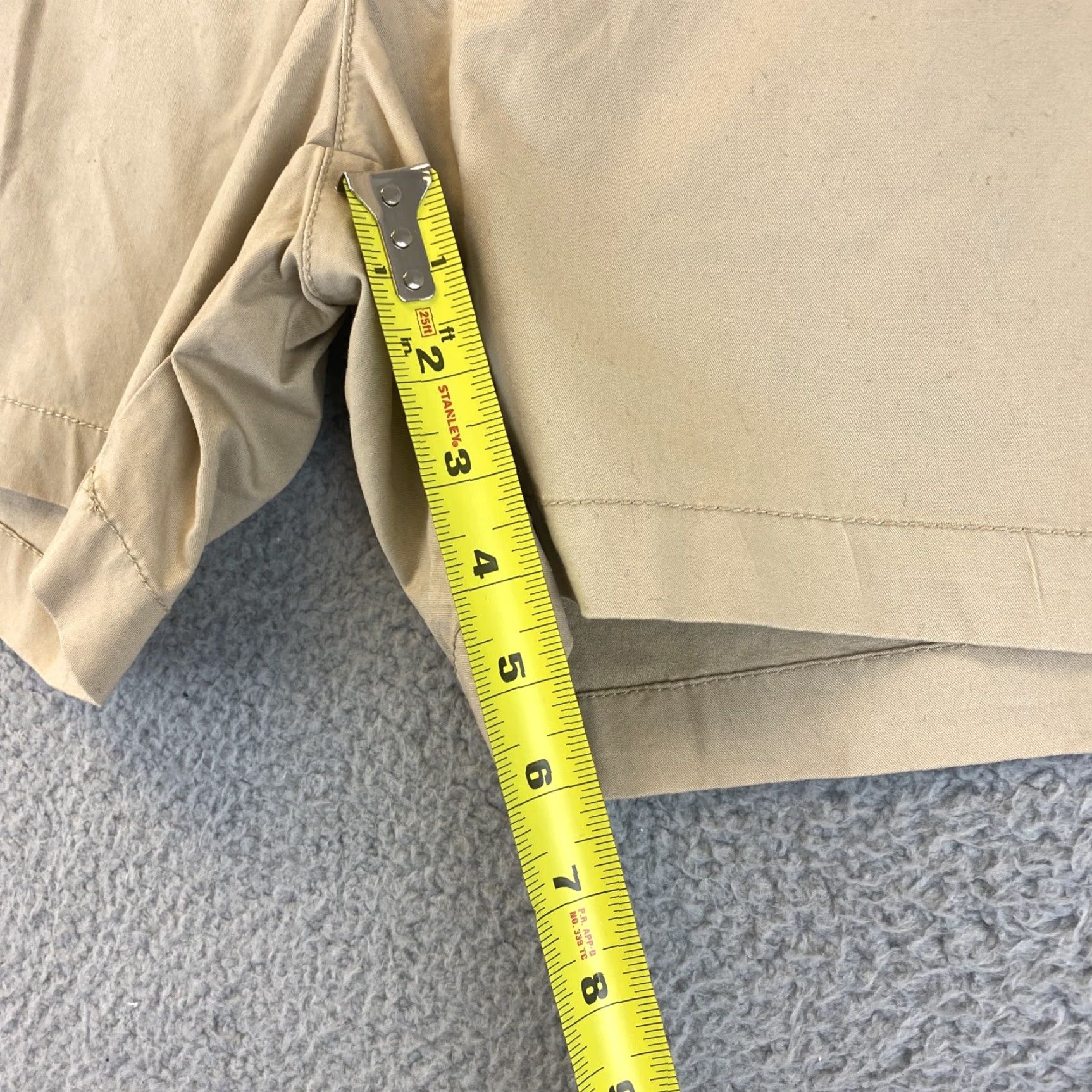 Old Navy Old Navy Women's Shorts Size 10 Regular Beige Chino Flat Front Casual Performance Size 34" / US 12 / IT 48 - 7 Thumbnail
