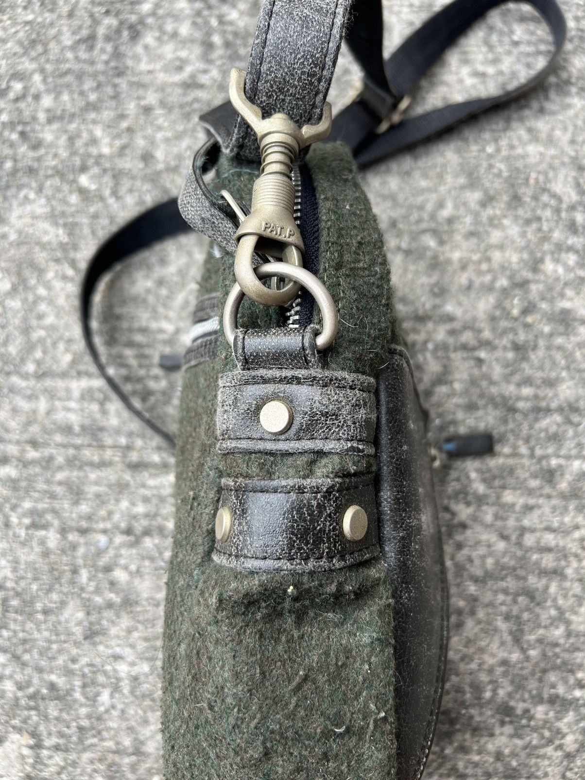 Lui's Vintage Luis Japan Distressed Hybrid Wool Leather Sling Bag Size ONE SIZE - 18 Thumbnail