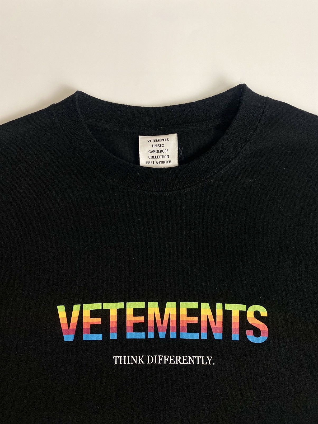 Vetements Vetements “think differently” Size US L / EU 52-54 / 3 - 2 Thumbnail