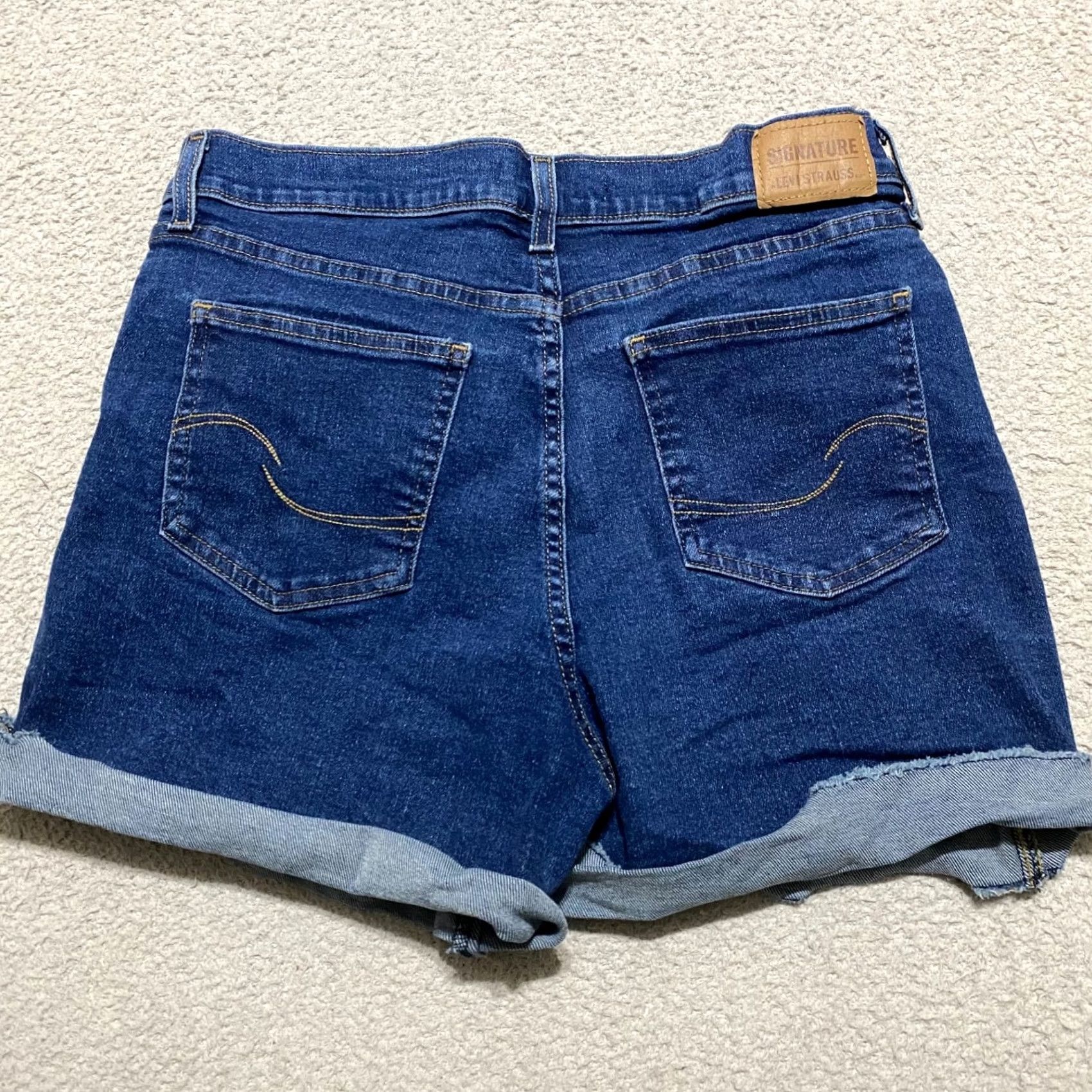 Levi's Levi's Signature Womens Jeans Shorts Blue Denim High Rise Cut-Off 4" Inseam 14" Waist 30 Black? Size 36" / US 14 / IT 50 - 2 Thumbnail