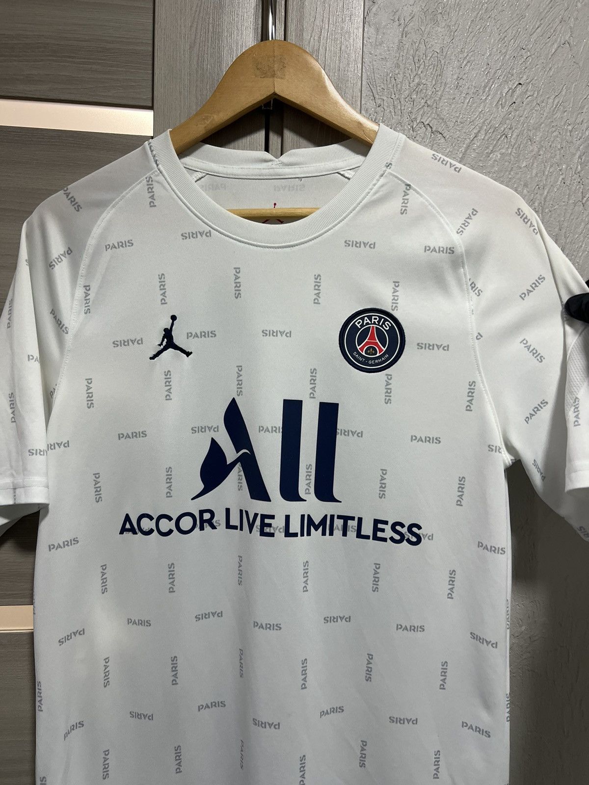 Nike PSG 2022/2023 Soccer Jersey Football Y2K T-shirt Size US M / EU 48-50 / 2 - 5 Thumbnail
