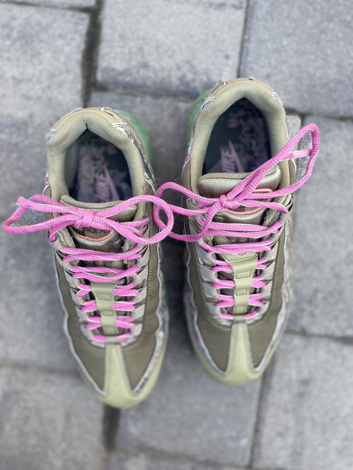 Nike Wmns Nike Air Max 95 ‘Floral Camo’ Size US 9 / EU 42 - 4 Thumbnail