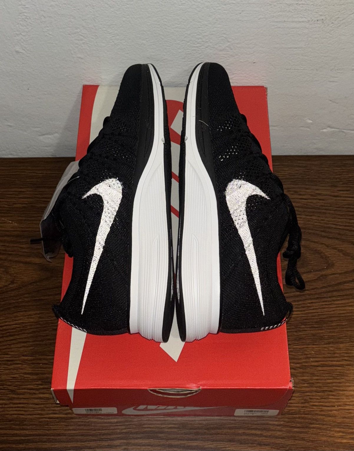 Nike Nike Flyknit Trainer Black White 3M Size US 5 / EU 37 - 4 Thumbnail