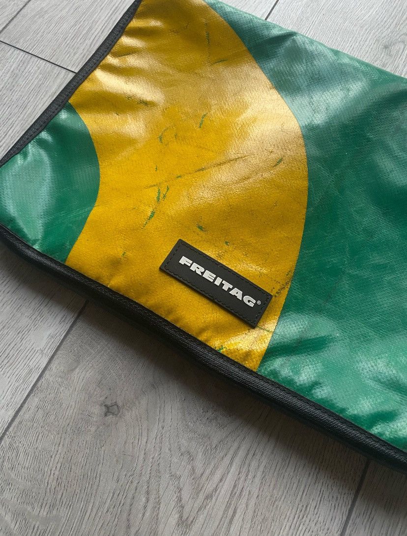 Freitag Vintage Freitag Re-cycle Macbook Case Eco Rare Size ONE SIZE - 3 Thumbnail