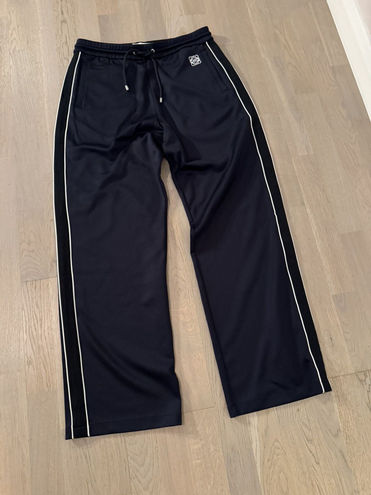 Loewe LOEWE joggers , trackpants REAL TAPE MEASUREMENTS IN PHOTOS Size US 31 - 2 Thumbnail
