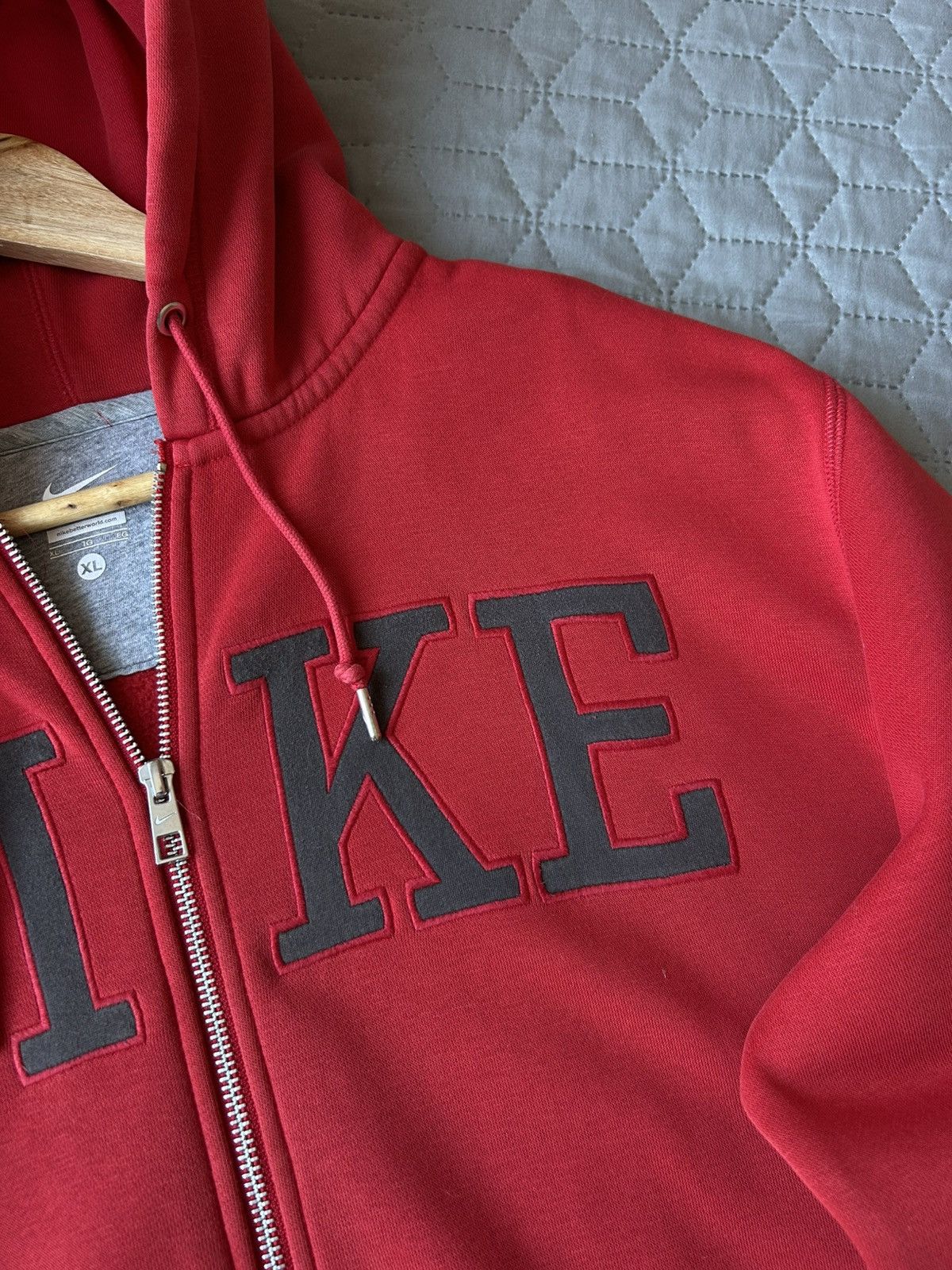 Nike Nike Vintage 2000’s Big logo red hoodie Size US XL / EU 56 / 4 - 8 Thumbnail