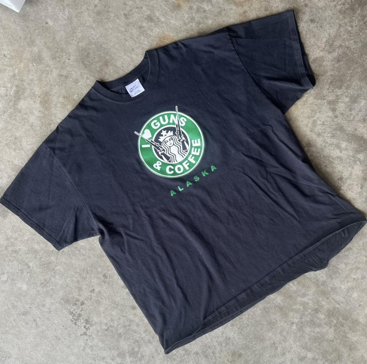 Designer × Vintage I Love Guns & Coffee (Alaska) T Shirt Size XX - Large Size US XXL / EU 58 / 5 - 1 Thumbnail