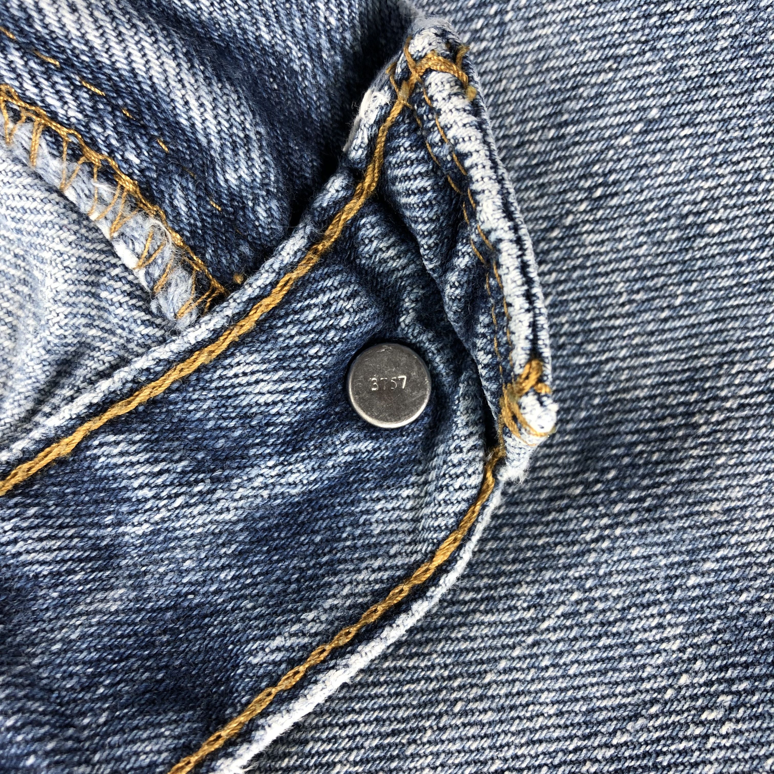 Levi's Vintage Blue Wash Levis 550 Jeans-J2563 Size US 35 - 10 Thumbnail