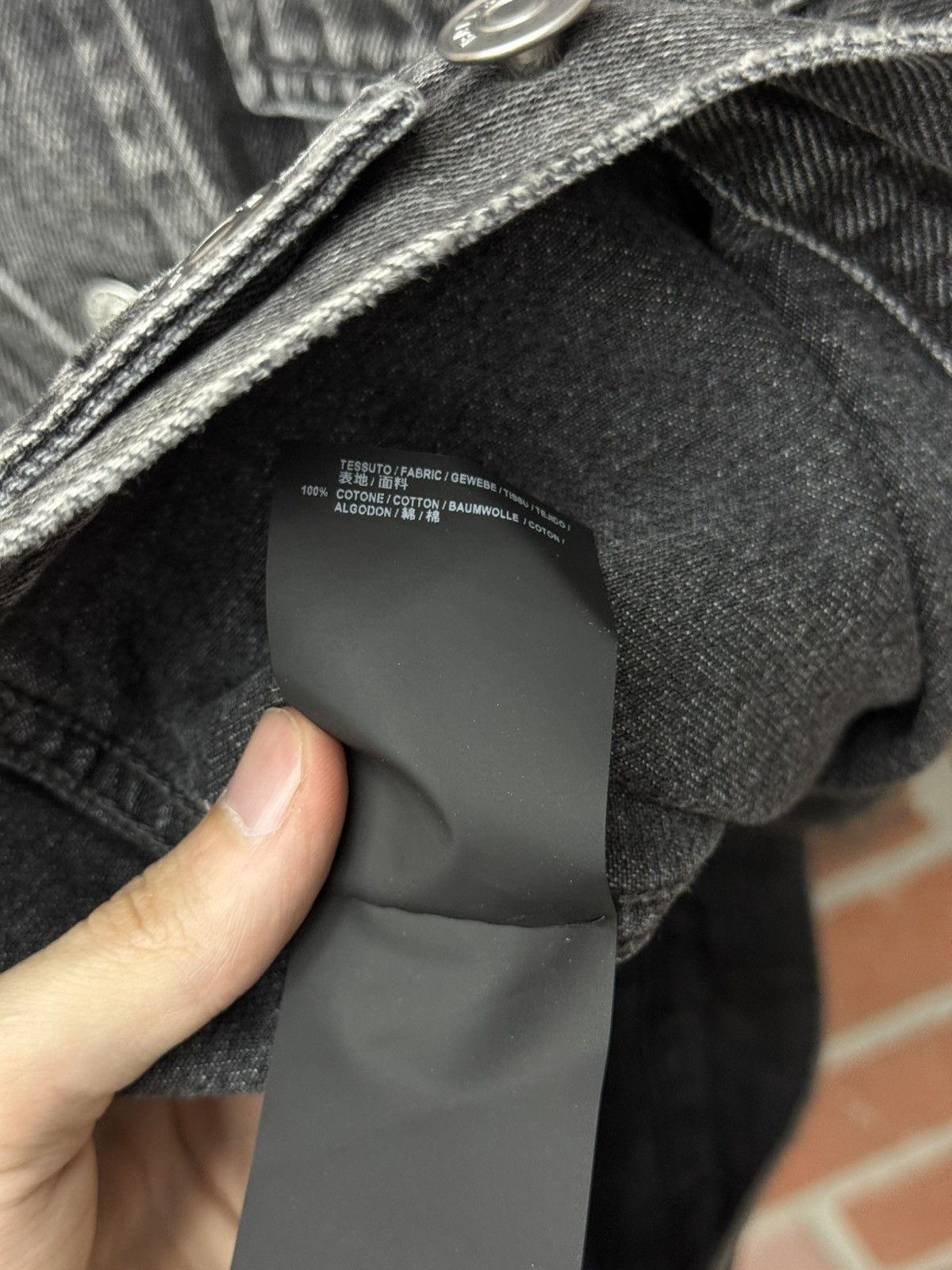 Balenciaga Balenciaga Black/Red Logo Denim Jean Jacket $1400 Size (50) Size US M / EU 48-50 / 2 - 18 Thumbnail
