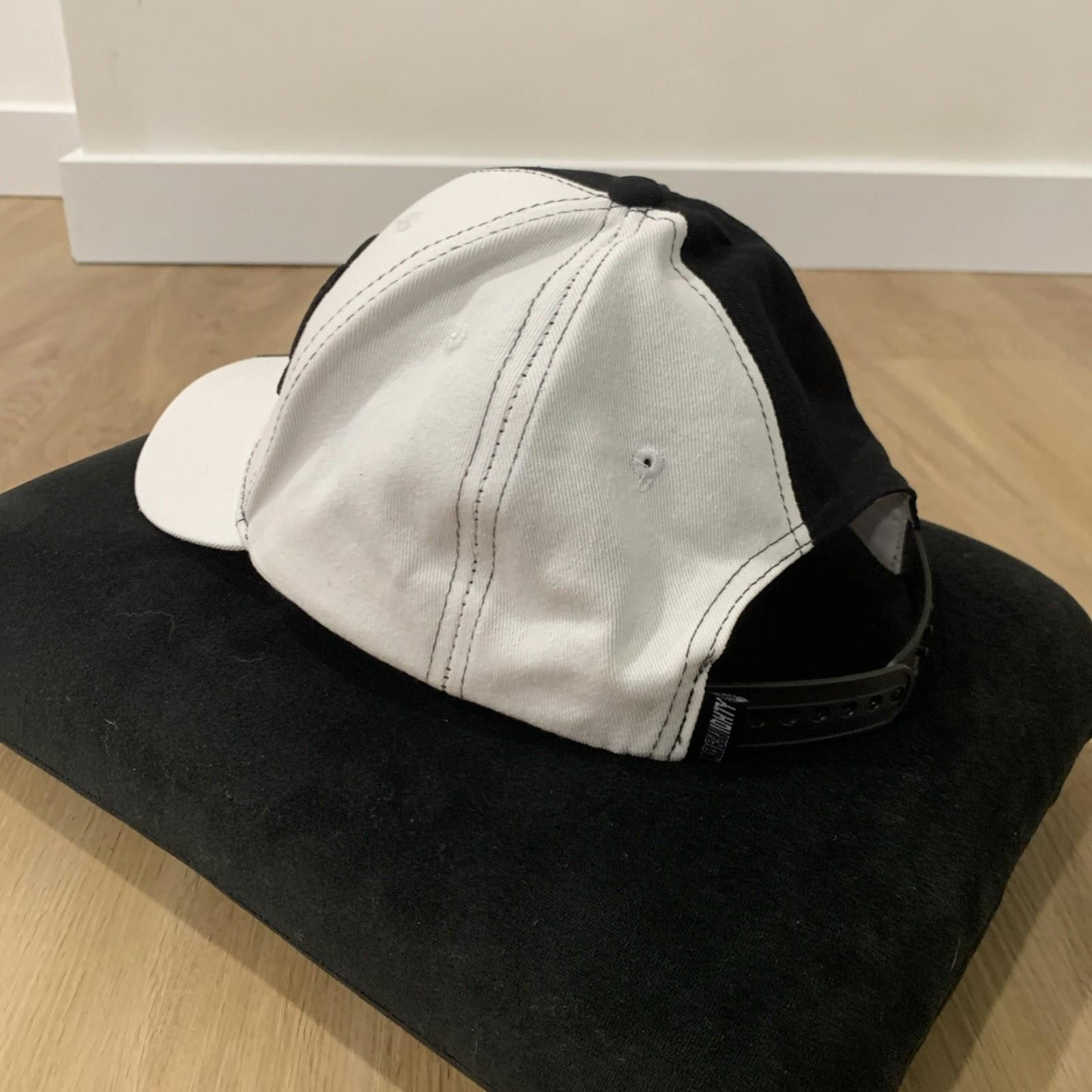 Urban Outfitters URBN IDNTY Snapback Hat Black White Gothic Streetwear Cap Size ONE SIZE - 4 Thumbnail