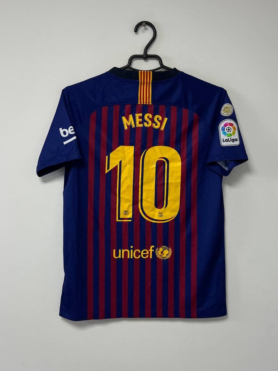 Nike Barcelona 2017/2018 Home #10 Messi Football Shirt Nike YXL Size US XS / EU 42 / 0 - 1 Thumbnail