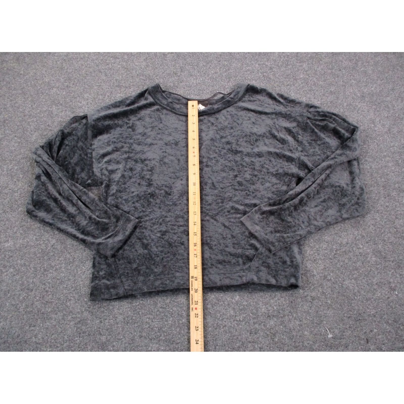 Free People Free People Shirt Womens S Gray Velvet Cropped Oversized Loose We The Free Size S / US 4 / IT 40 - 3 Thumbnail