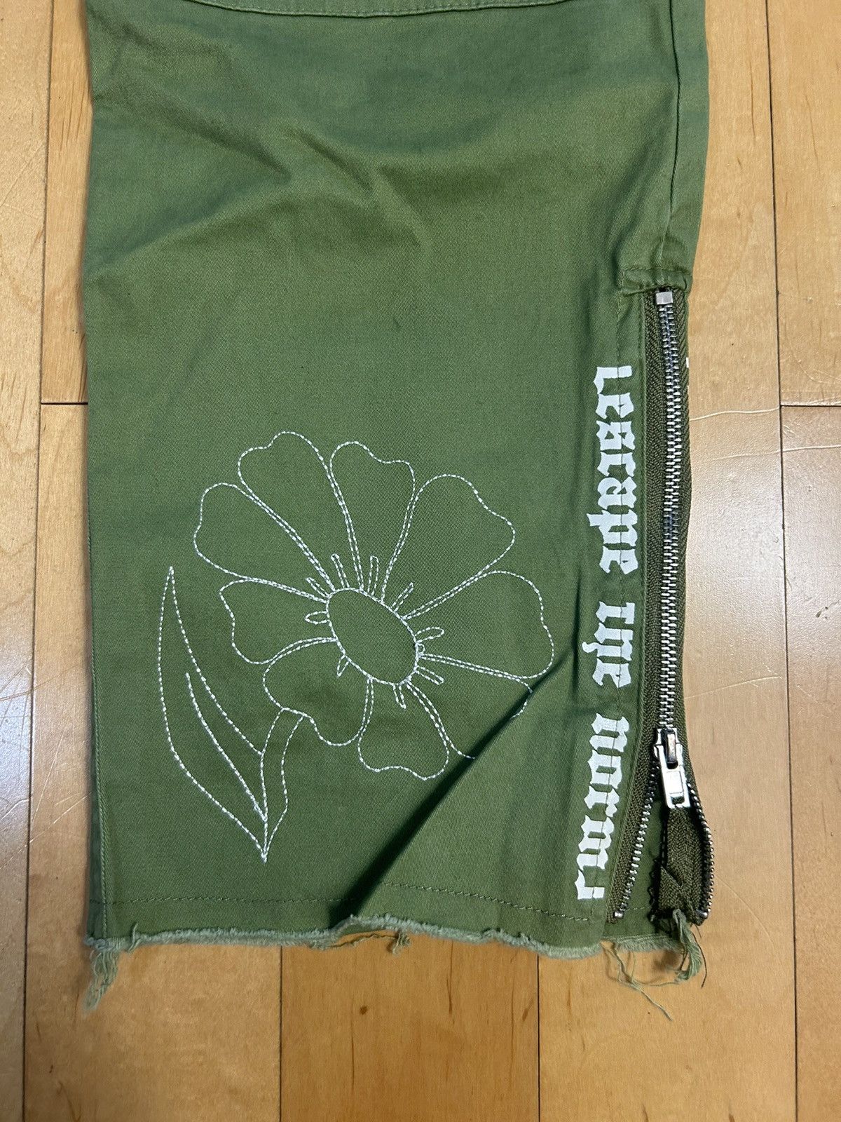 Other Hour 25 Distressed Cargo Pants Size US 36 / EU 52 - 5 Thumbnail